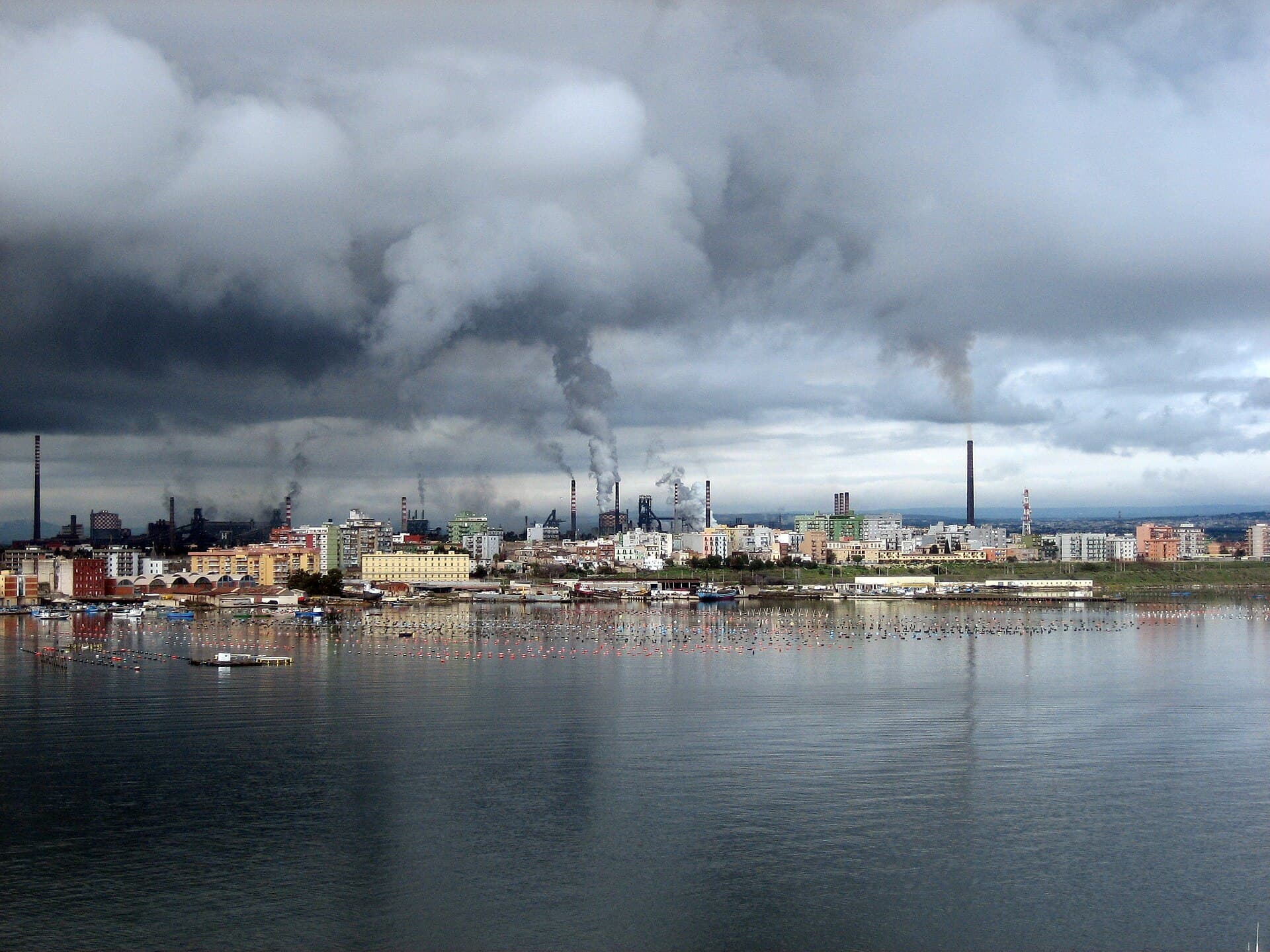 L'impianto siderurgico ex Ilva di Taranto