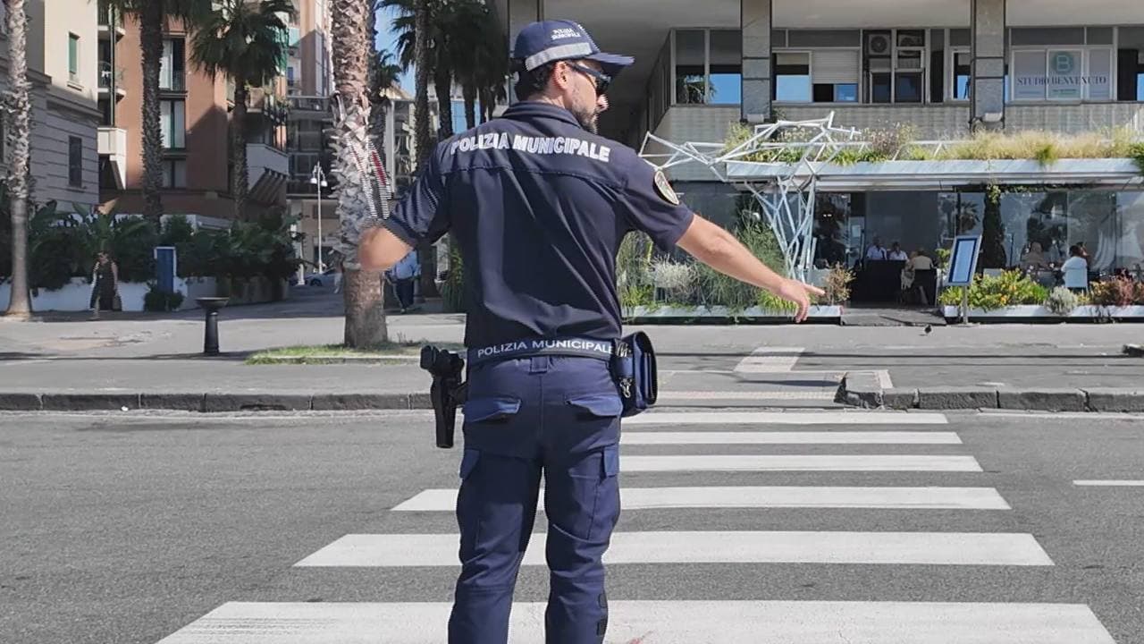 Investita 80enne sulle strisce a Salerno